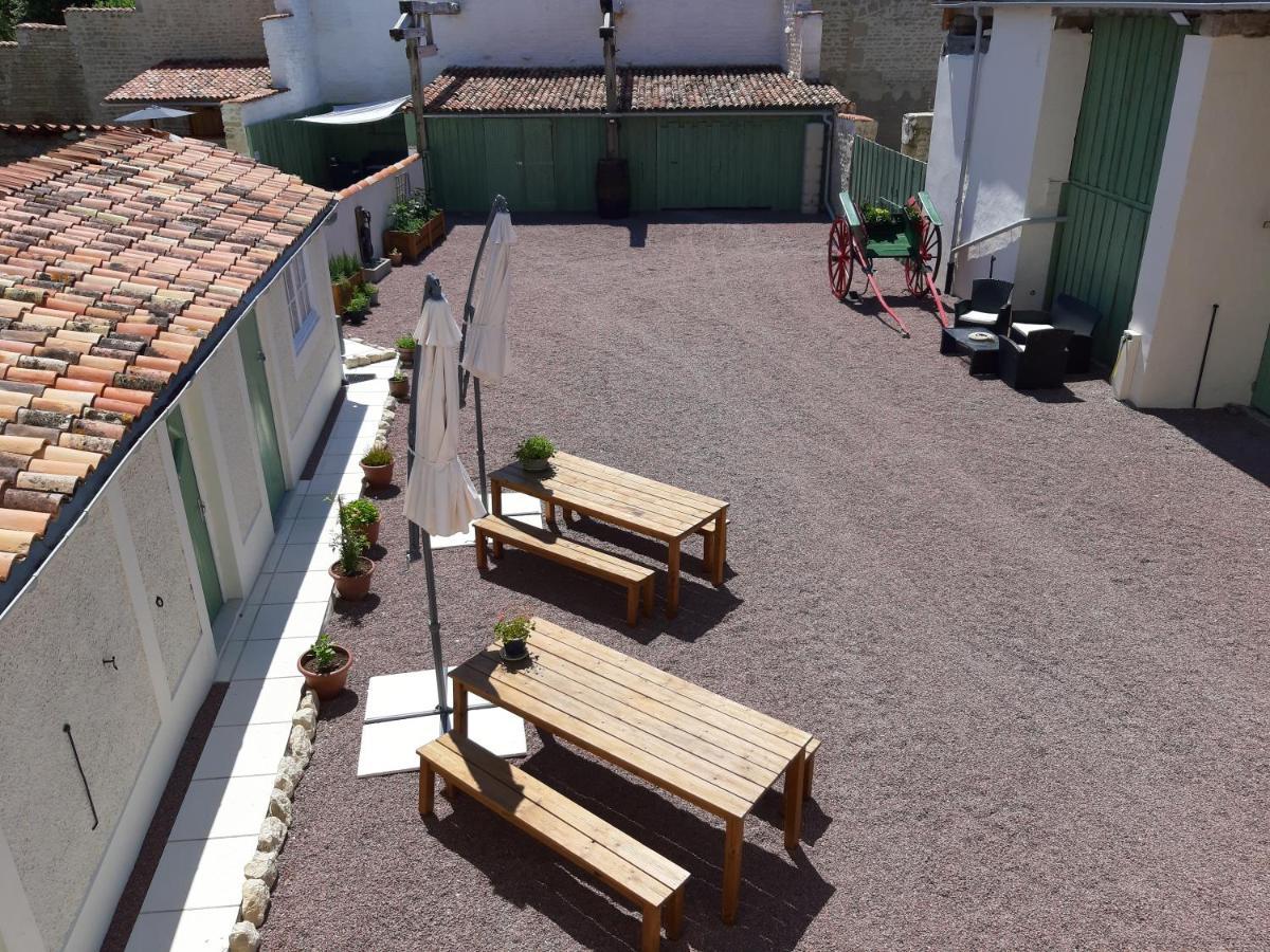 Les Volets Verts Aulnay Bed & Breakfast *