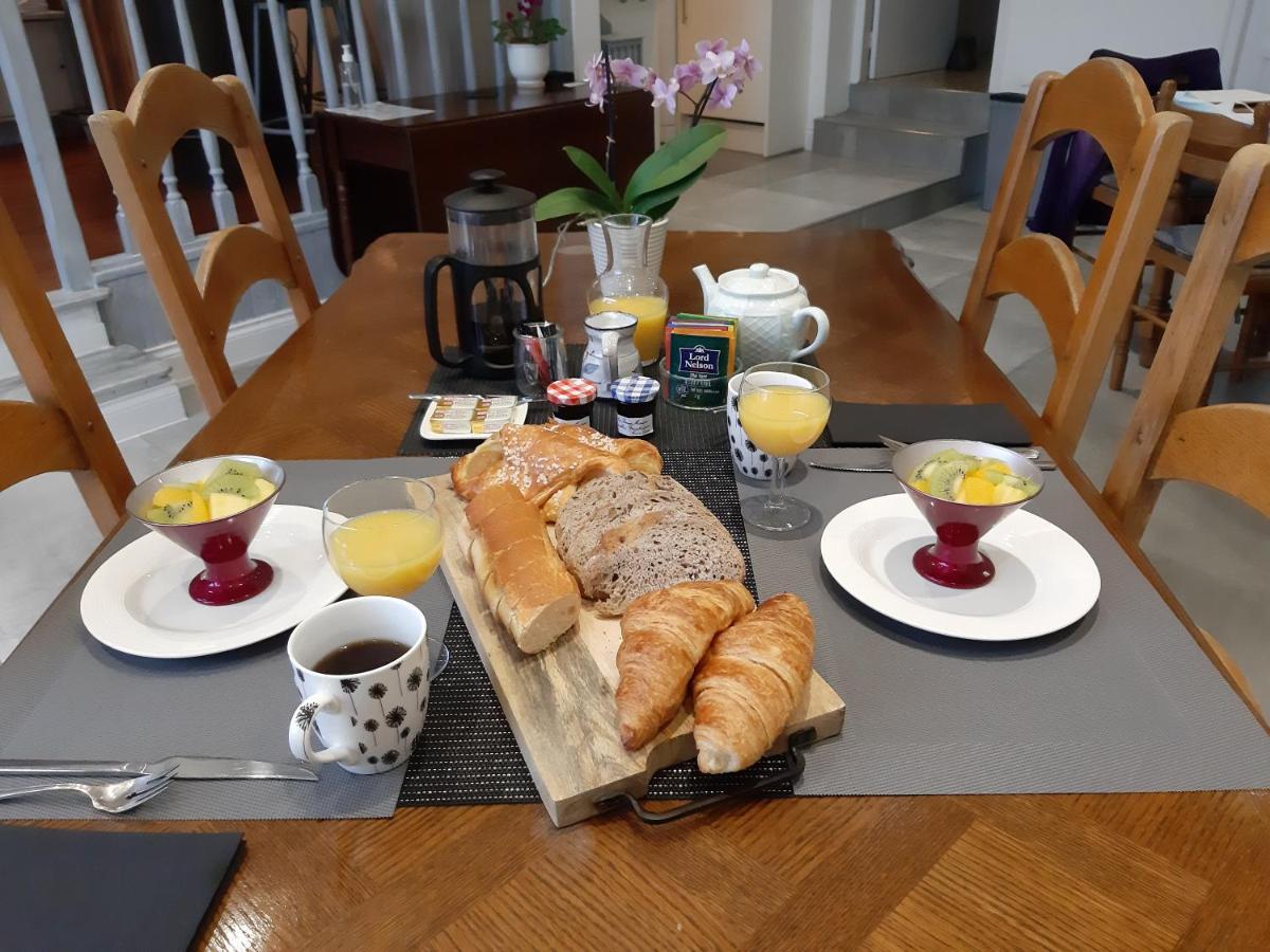 Les Volets Verts Aulnay Bed & Breakfast *