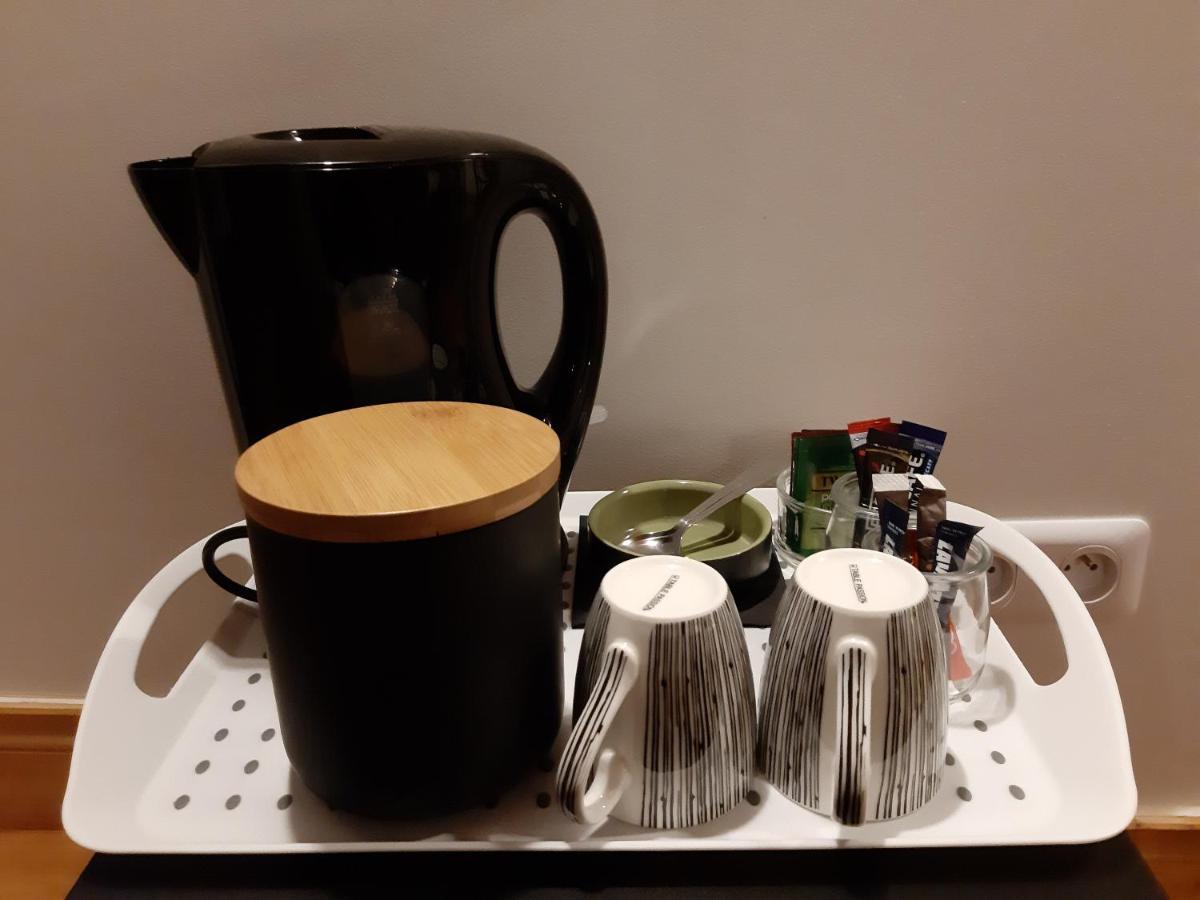 Les Volets Verts Aulnay Bed & Breakfast